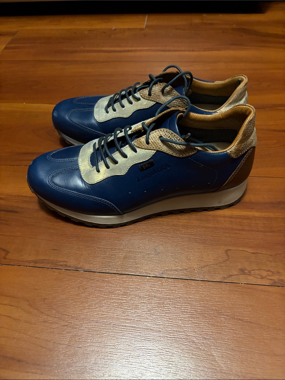KangaROOS Blue Leather Sneakers with Brown Gold Accents Sz 40